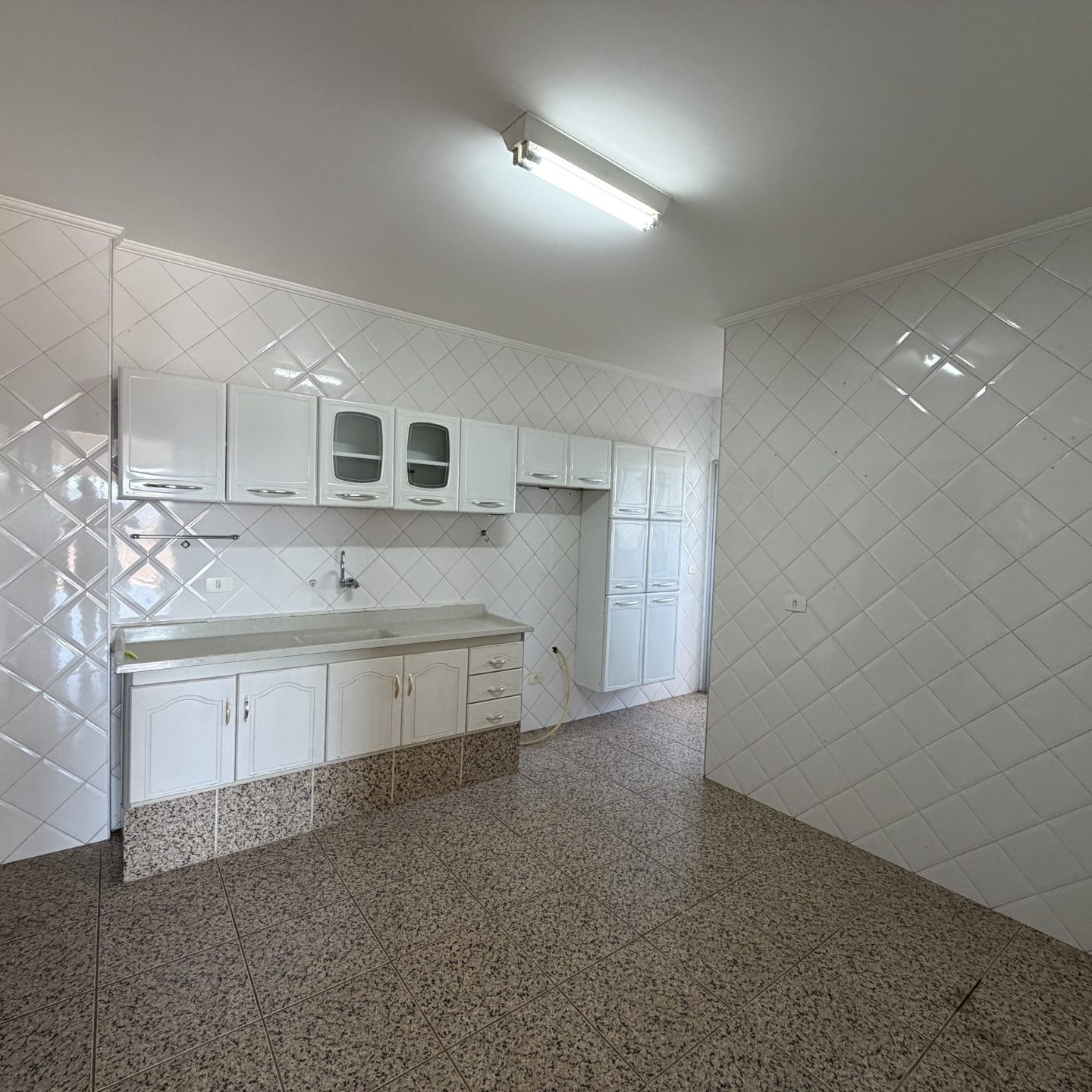 Apartamento Amplo com Sacadas e Excelente Localização — foto 3
